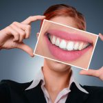 Ako mať oslňujúci úsmev a super biele zuby?