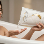 Ako sa prirodzene starať o svoju pokožku? Odpoveďou je soľ do kúpeľa z Mŕtveho mora Nanoil